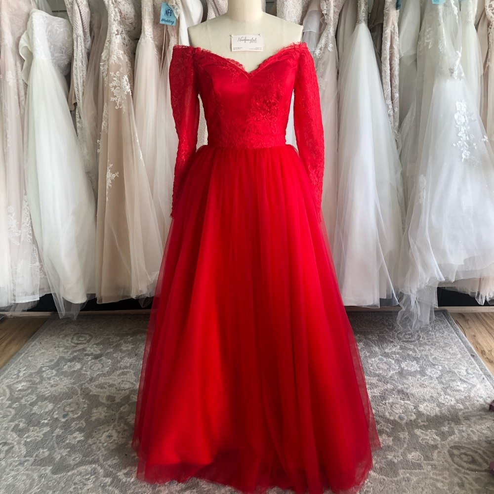 Red Off Shoulder Ball Gown Tulle Skirt, Lace Top - Picture 3 of 8